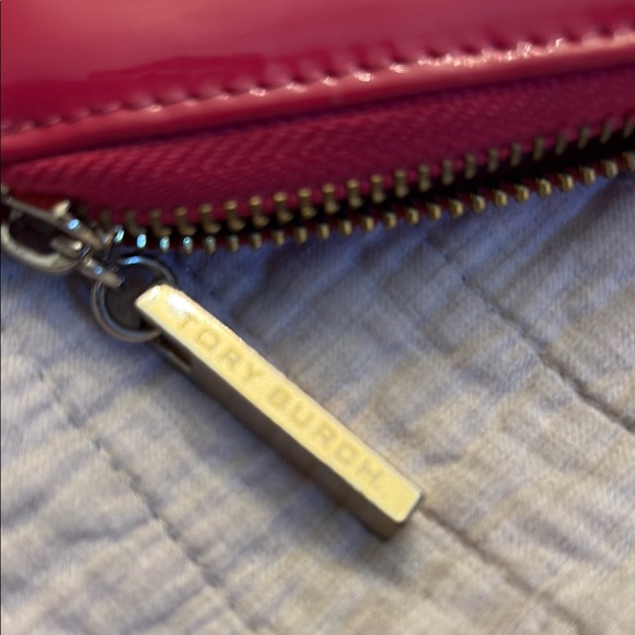 Tory Burch Fuchsia magenta Patent Leather Zip continental Wallet as Is - Picture 2 of 16